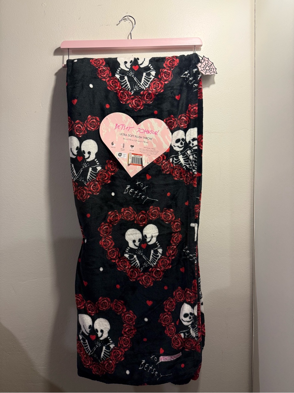 Betsey Johnson Halloween  “Lovers” Skeleton Rose Ultra Soft Plush Throw Blanket